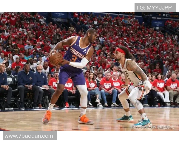 布克盛赞保罗为联盟改变者呼吁各地球馆致敬这位极致赢家